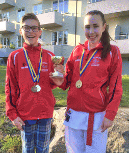 Fredrik og Ronja med gullmedaljer