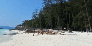 Bamboo Island: rester etter tsunamien