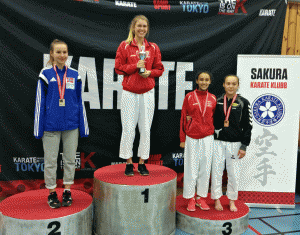 Eirill tok gull og Mariam bronse i kumite